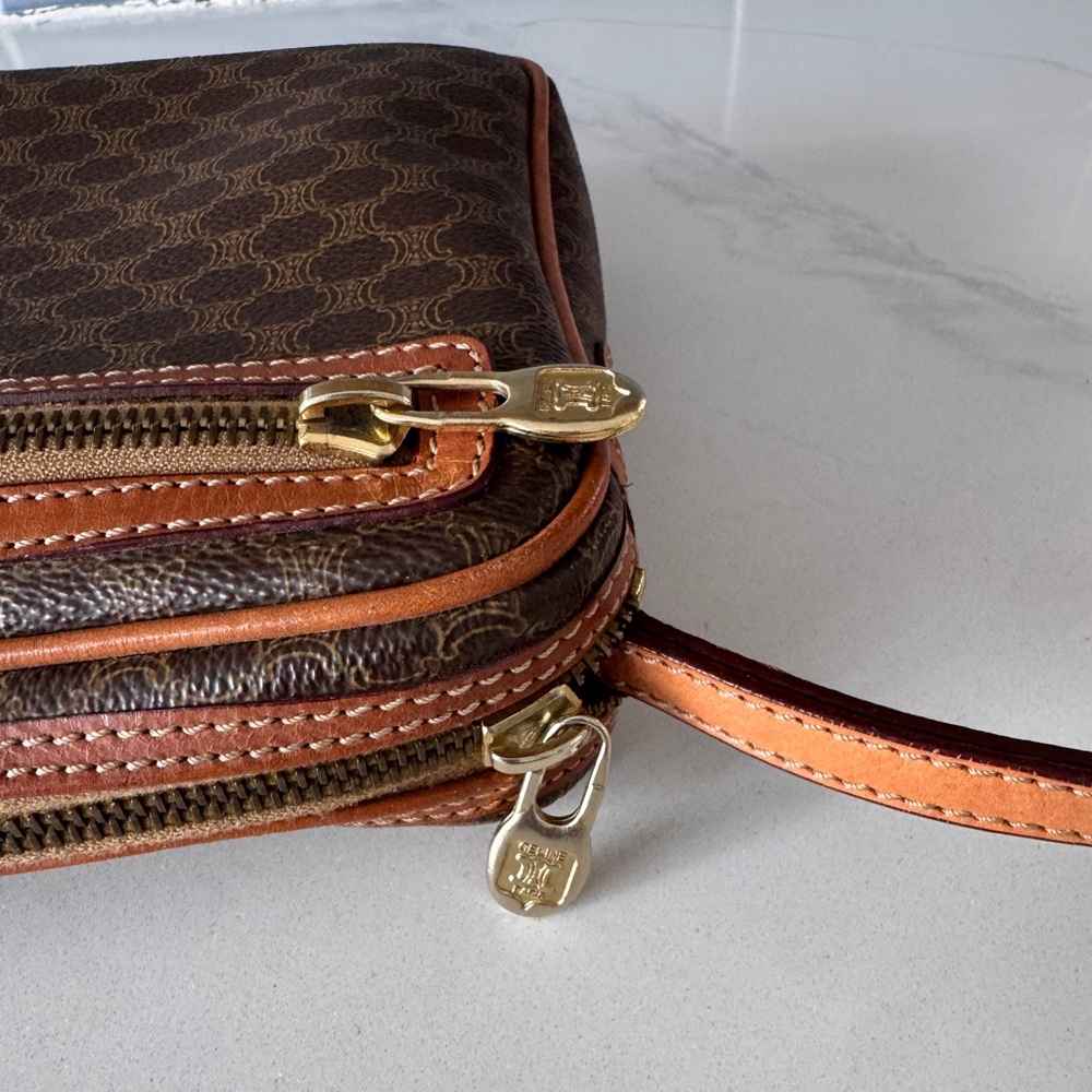 Celine wristlet/ cosmetic bag - Picture 4 of 10